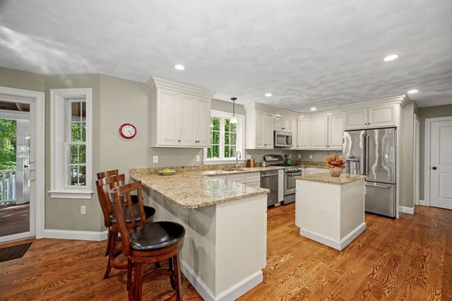 44 Ashwood Ave, Wilmington, MA 01887