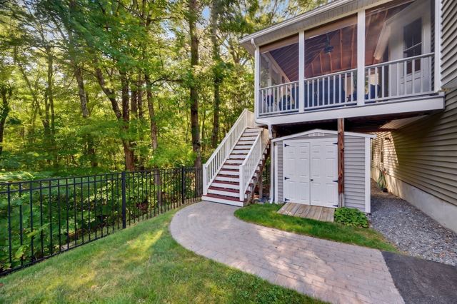 44 Ashwood Ave, Wilmington, MA 01887