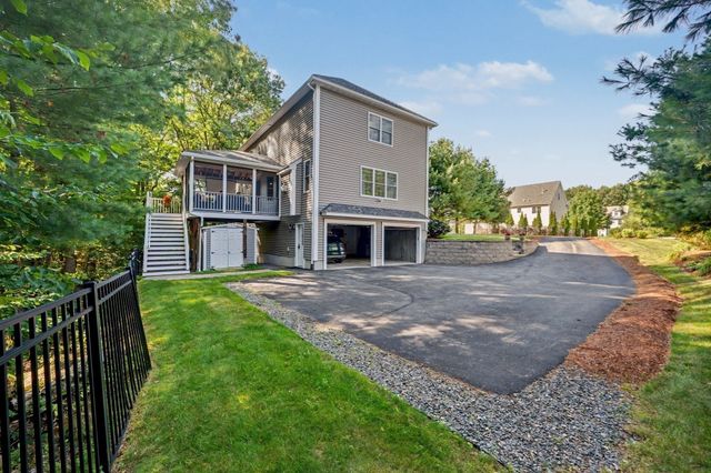 44 Ashwood Ave, Wilmington, MA 01887