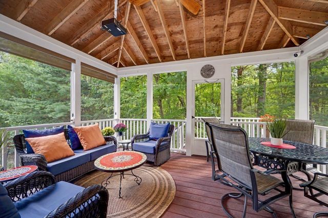 44 Ashwood Ave, Wilmington, MA 01887