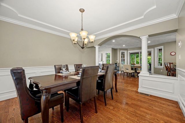 44 Ashwood Ave, Wilmington, MA 01887