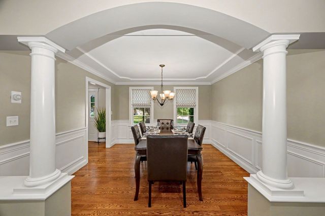 44 Ashwood Ave, Wilmington, MA 01887