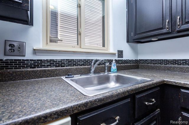 32016 Belcrest Road, Rockwood, MI 48173