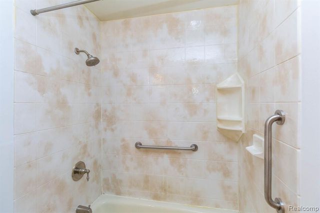 32016 Belcrest Road, Rockwood, MI 48173