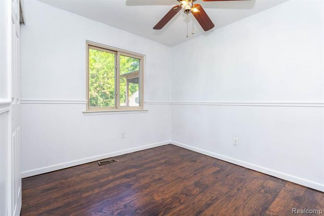 32016 Belcrest Road, Rockwood, MI 48173