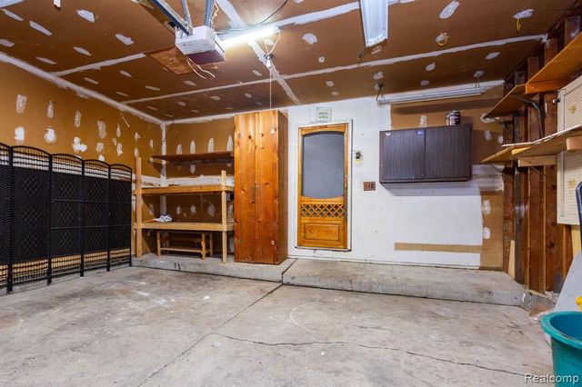 32016 Belcrest Road, Rockwood, MI 48173