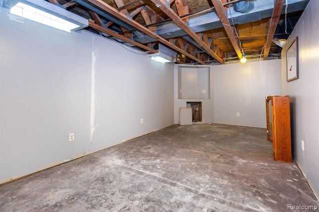 32016 Belcrest Road, Rockwood, MI 48173