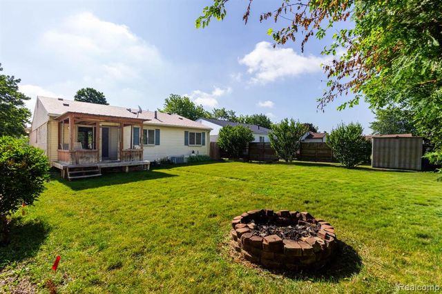 32016 Belcrest Road, Rockwood, MI 48173