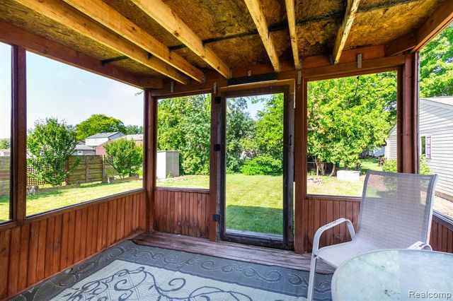 32016 Belcrest Road, Rockwood, MI 48173