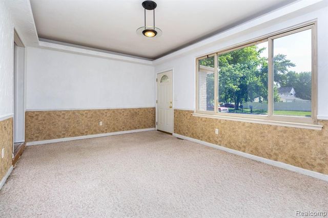 32016 Belcrest Road, Rockwood, MI 48173
