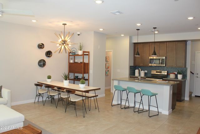 2628 S VOYAGER Drive 106, Gilbert, AZ 85295