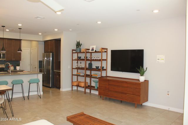 2628 S VOYAGER Drive 106, Gilbert, AZ 85295