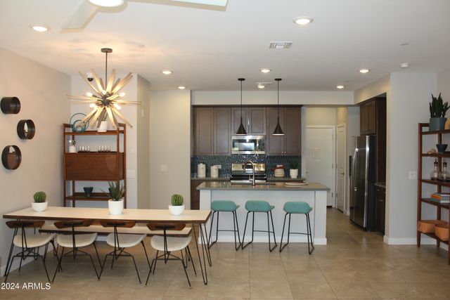 2628 S VOYAGER Drive 106, Gilbert, AZ 85295