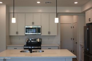 2628 S VOYAGER Drive 106, Gilbert, AZ 85295