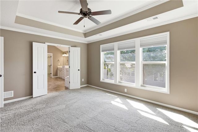 11454 S Lakecrest Drive, Olathe, KS 66061
