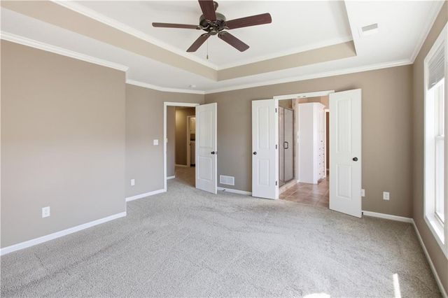 11454 S Lakecrest Drive, Olathe, KS 66061