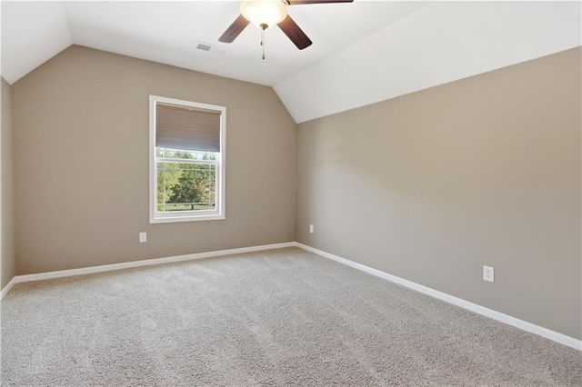 11454 S Lakecrest Drive, Olathe, KS 66061