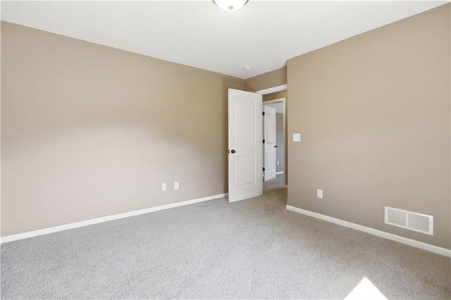 11454 S Lakecrest Drive, Olathe, KS 66061