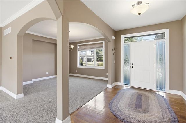 11454 S Lakecrest Drive, Olathe, KS 66061