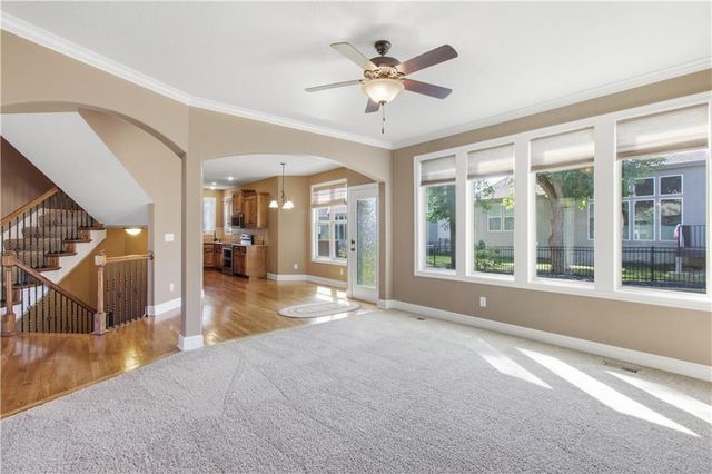 11454 S Lakecrest Drive, Olathe, KS 66061