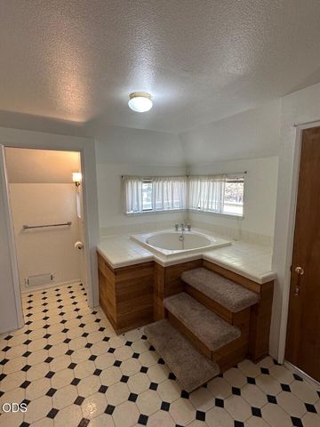 57384 Acacia Lane, Sunriver, OR 97707