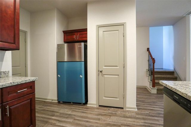 2702 Appian Way, New Caney, TX 77357