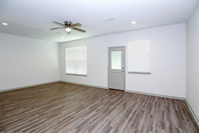 2702 Appian Way, New Caney, TX 77357