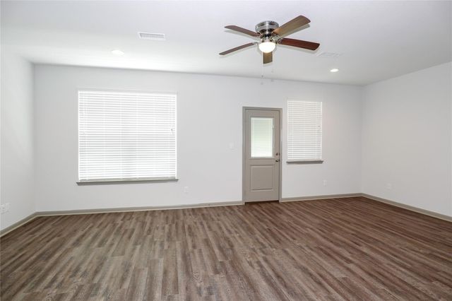 2702 Appian Way, New Caney, TX 77357