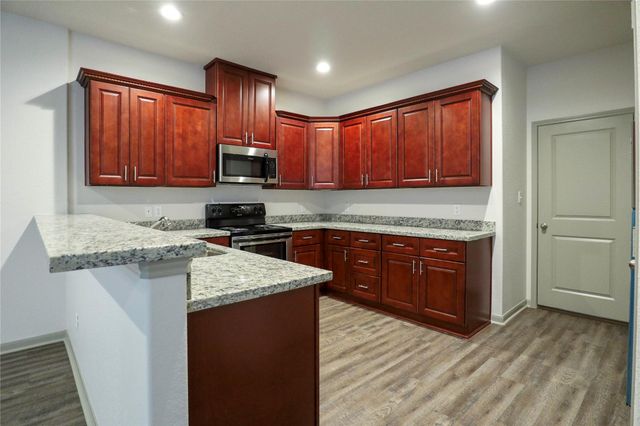 2702 Appian Way, New Caney, TX 77357