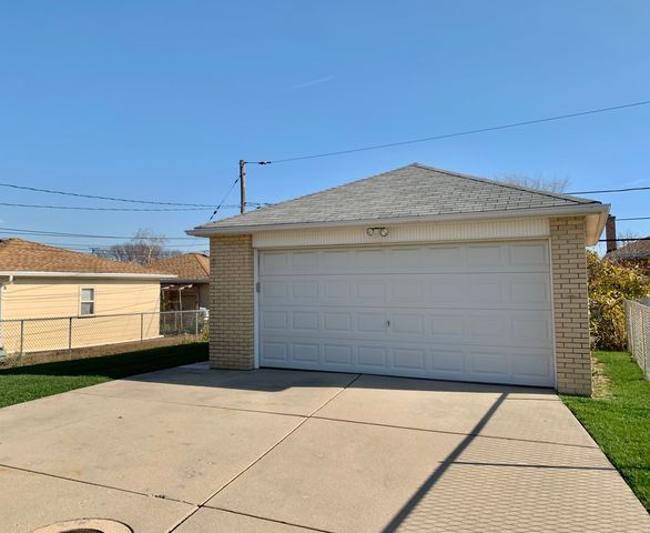 4721 N Ozanam Avenue, Norridge, IL 60706