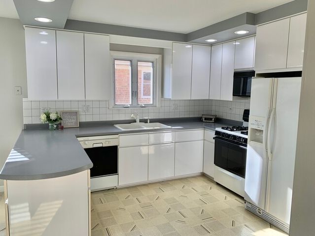4721 N Ozanam Avenue, Norridge, IL 60706