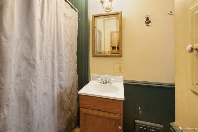 1734 Missouri Avenue, Flint, MI 48506