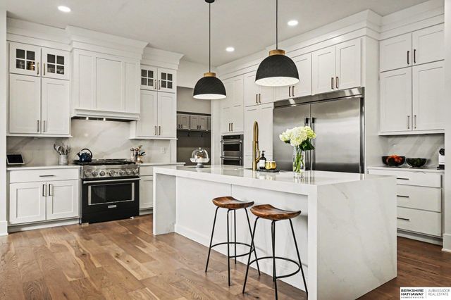 21209 Walnut Circle, Elkhorn, NE 68022