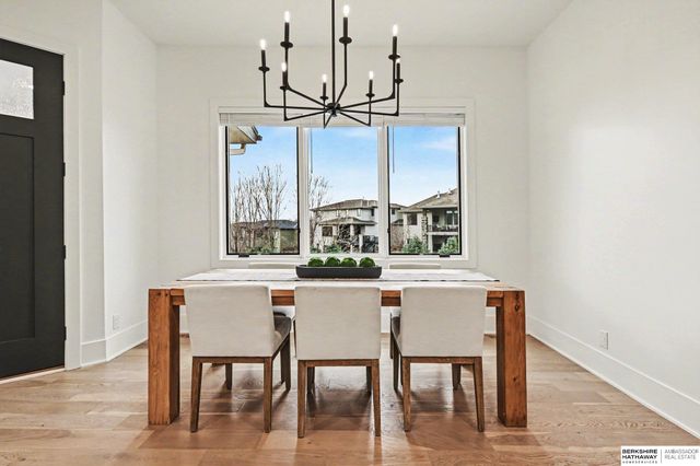 21209 Walnut Circle, Elkhorn, NE 68022