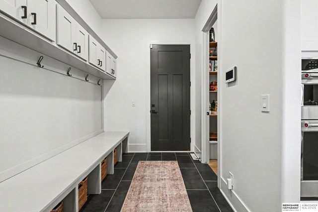 21209 Walnut Circle, Elkhorn, NE 68022