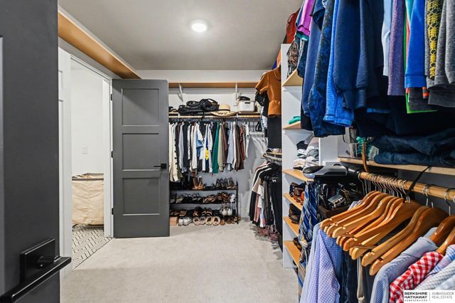 21209 Walnut Circle, Elkhorn, NE 68022