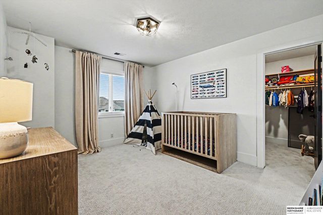 21209 Walnut Circle, Elkhorn, NE 68022