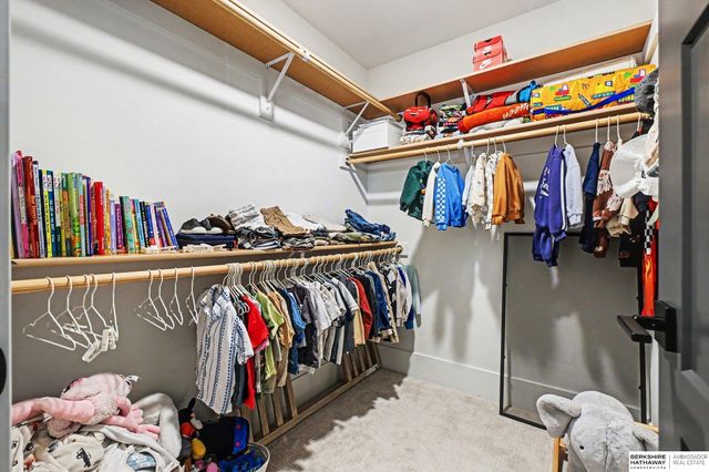 21209 Walnut Circle, Elkhorn, NE 68022