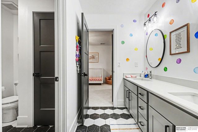 21209 Walnut Circle, Elkhorn, NE 68022