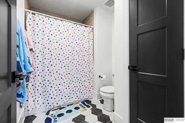 21209 Walnut Circle, Elkhorn, NE 68022