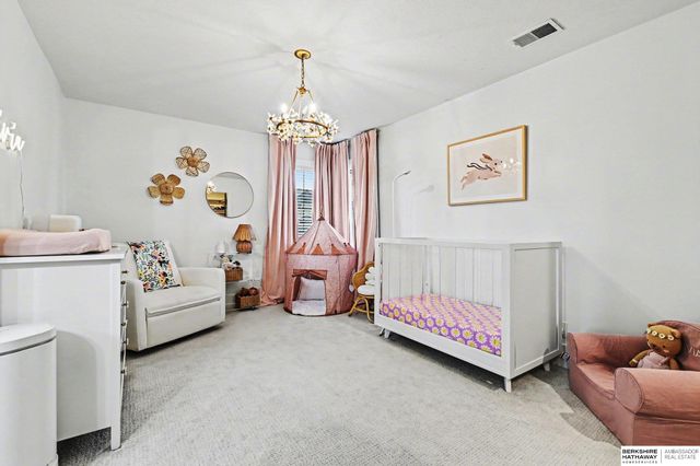 21209 Walnut Circle, Elkhorn, NE 68022