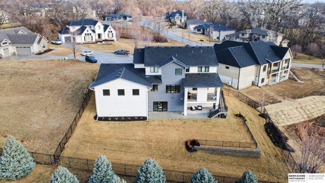 21209 Walnut Circle, Elkhorn, NE 68022