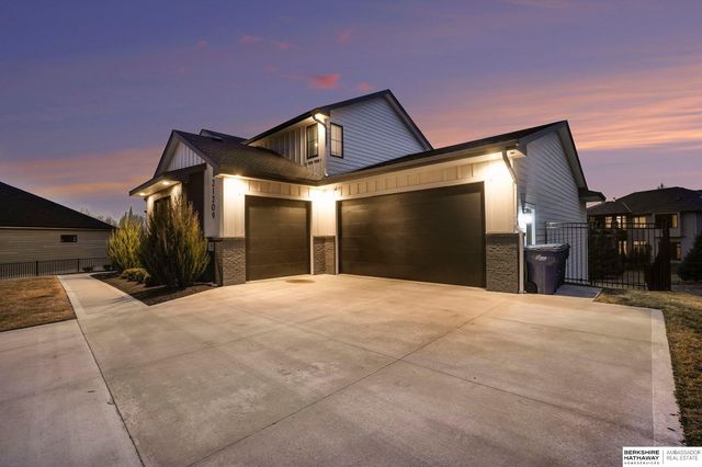 21209 Walnut Circle, Elkhorn, NE 68022