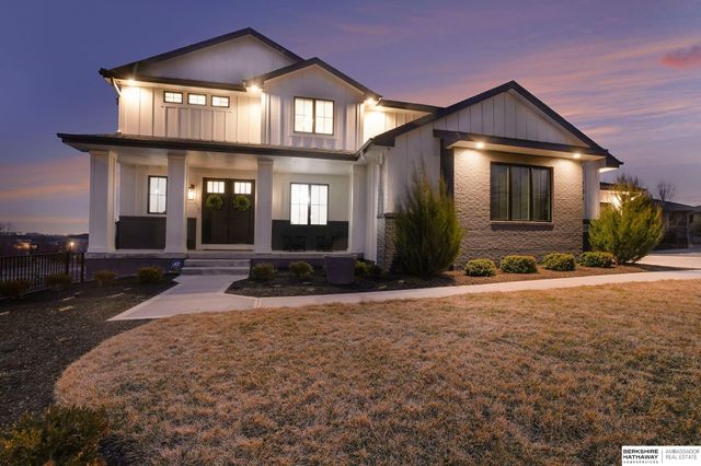 21209 Walnut Circle, Elkhorn, NE 68022