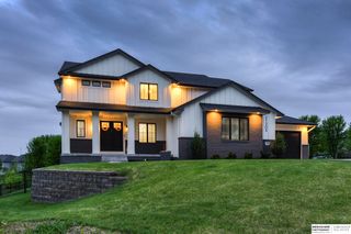 21209 Walnut Circle, Elkhorn, NE 68022