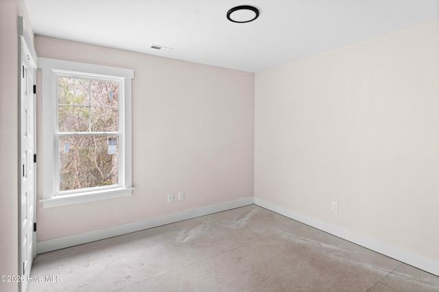 302 Hawks Bluff Drive, New Bern, NC 28560