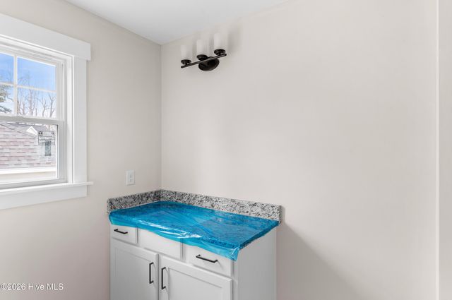 302 Hawks Bluff Drive, New Bern, NC 28560