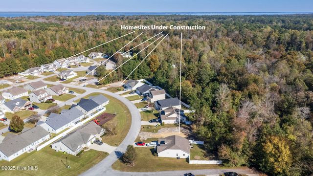 302 Hawks Bluff Drive, New Bern, NC 28560