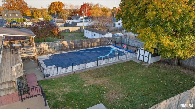 1123 N 27TH Avenue, Clinton, IA 52732