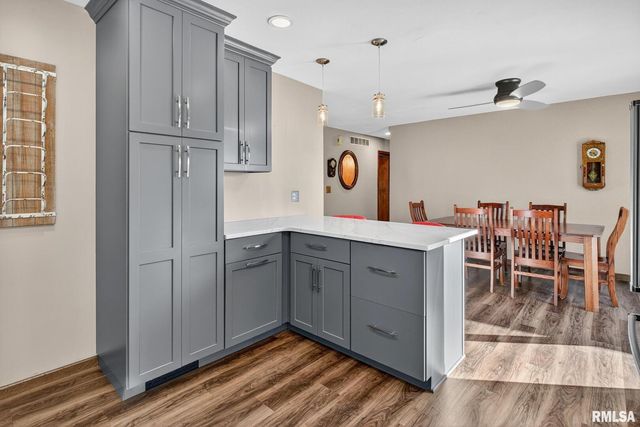 1123 N 27TH Avenue, Clinton, IA 52732